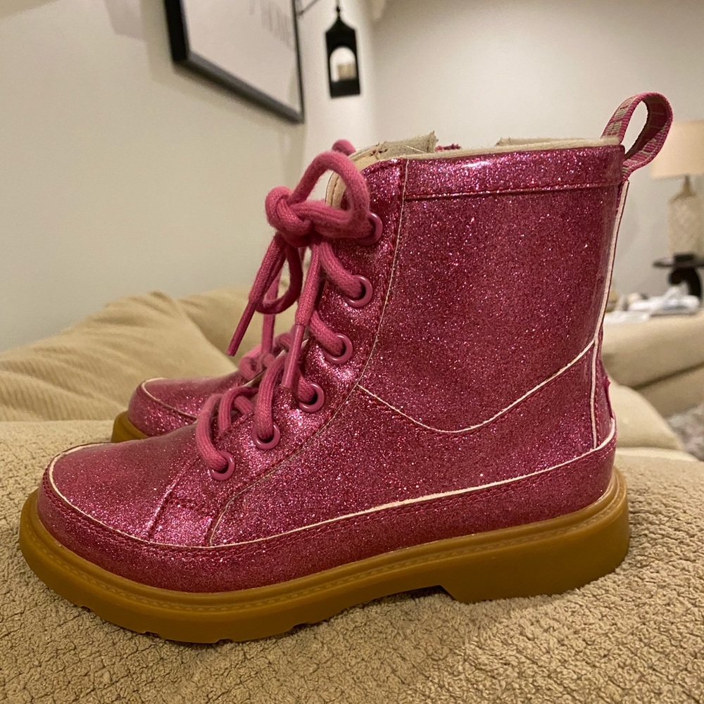 Adorable little girls Ugg’s with sparkle!  Worn once.